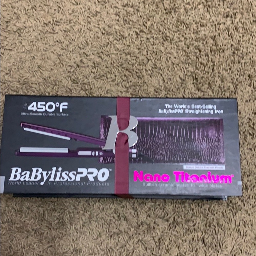 BaBylissPRO Nano Titanium 1 1/4”Straightening Iron